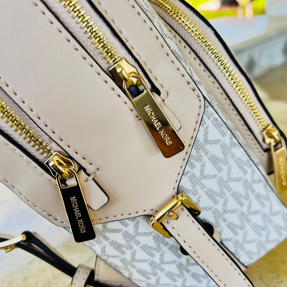 Michael Kors Jaycee Signature backpack&wallet buff NWT - Picture 4 of 15